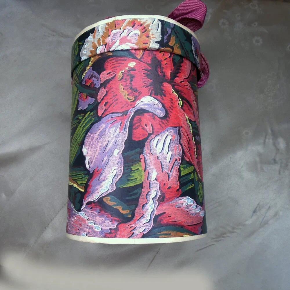 Vintage Wallpaper Storage Box, Super Retro